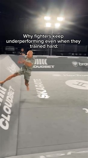 Alexander Krutskykh | COACH on Instagram: "You know that feeling. In the gym you’re sharp, relaxed, flowing. But under real pressure everything shifts. Your timing slips. Your legs feel heavy. Your reactions slow down. And suddenly you’re not the fighter you know you are. Most fighters blame conditioning or technique, but the real battle is your mind under stress. When fear kicks in, your body tightens, your breathing changes, and your brain stops accessing the skills you drilled for months. Thi