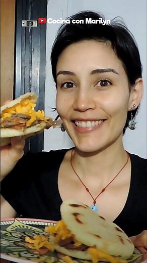Una arepa pelua - Arepa venezolana