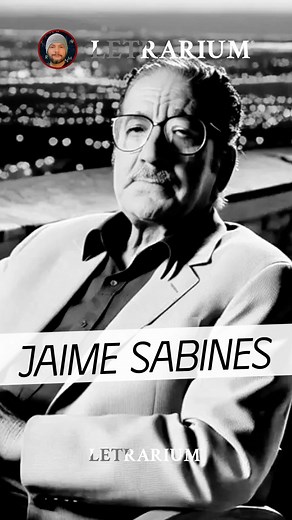 Jaime Sabines 🍷 (1926-1999) fue un destacado poeta mexicano, conocido por su estilo sincero y directo. Nació en Chiapas y es considerado uno de los más grandes exponentes de la poesía contemporánea en español. Su obra refleja la profundidad de la experiencia humana, tocando temas como el amor, la muerte y la identidad. Destaca su poemario «La señal» y su habilidad para conectar con el lector a través de un lenguaje cotidiano y emocional. Sabines también se desempeñó como político y catedrático,