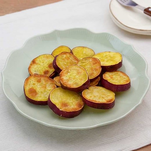 切って焼くだけ！ さつまいものシンプル焼きのレシピ動画・作り方 | デリッシュキッチン