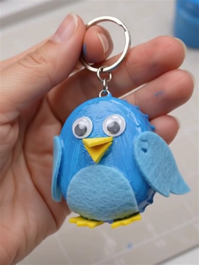 Turn an old bottle cap into a cute bird ✨ Try this easy DIY craft at home today. . . . . . . . . . . . . . . . . . . . . . . . . . . . . . . . . . . . . . . . . . . #handmade #crafts #DIYCrafts #EasyDIY #CraftTok
