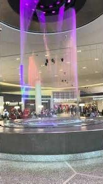 LaGuardia Airport fountain at Terminal B (August 2023)
