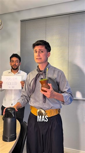 Leo Brizolla | Criador de Conteúdos on Instagram: "No meu tempo é que as “cousas” eram buenas 🧉 Mas na campanha de Natal da @solledenergia tá melhor ainda! Além da economia de energia na compra do teu kit fotovoltaico, neste mês de dezembro, tu garantes ainda mais benefícios. ⚡️ ☀️ Fechou teu novo kit solar, tu ganhas um giro na Roleta Natalina Solled, podendo ganhar: 01 Carregador veicular WEG (wallbox) 01 Kit de automação residencial 01 Kit câmera Wi-Fi Smart Home 10% de cashback para usar na