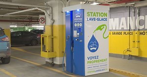 Will this Quebec-made machine mean the end of plastic washer fluid jugs? - Montreal | Globalnews.ca