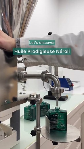 LAB TIME 👩‍🔬 We take you into our lab to discover the formulation of our Huile Prodigieuse Néroli! And we have to admit, we are totally in love with its formula: 🧪A delicate formula of organic Ente Plum oil produced in Agen, France 🌱A Certified Organic oil with 100% ingredients of natural origin 💚 A vegan formula with no ingredients or derivatives of animal origin #NUXEMY #NUXE #NUXEMoments #HuileProdigieuse #Daretoglow #GlowSkin | NUXE