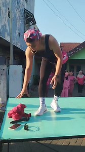 1.4M views · 7.9K reactions | Cek sound sambil senam horeg #soundsystem | Tawell Tawel | Facebook