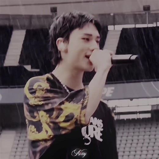 Hyunjin's Heartwarming Smile: A Must-See Edit