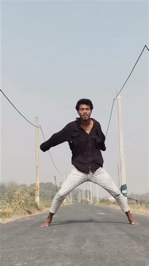 wada kar ki hamse katani karai b t banaras ghumai b raja ji #dance #bhojpuri #youtubeshorts #video
