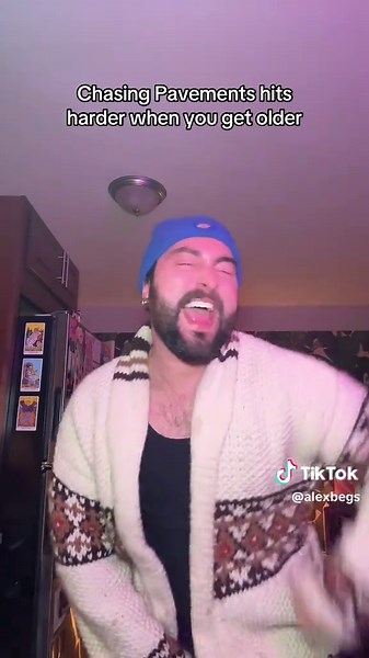 Adele's Chasing Pavements: A Concert Experience