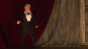 Good people of New York! I’m coming to perform Charles Dickens’ Great Expectations Dec. 9 – Feb. 11 at the Greenwich House Theater! Tickets are available now. | Eddie Izzard