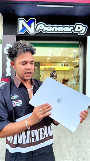 Buy a 2017 MacBook Pro 15-inch for $450