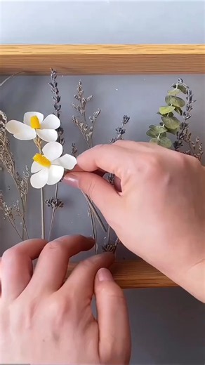 Viral Floating Flower Frame DIY 🌸 Easy & Aesthetic #flowers #short #youtubeshorts