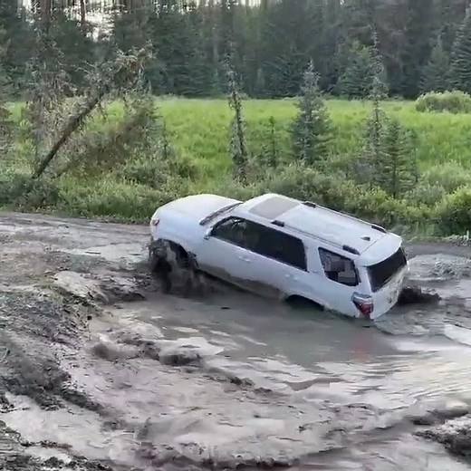toyota 4runner playing in mud #4Runner #mud #toyota