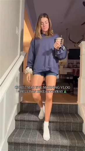 12 DAYS OF CHRISTMAS🎄 our final @themovementclub giveaway is here and I could not be more excited about this one!!!! One winner will receive a Peleton Bike and a 1 year free membership for @themovementclub ❤️ How to enter: Follow @themovementclub Tag 3 friends below Bonus entries- sharing a story of you doing your daily workout and tagging TMC 🫶🏻 There are no words to express how grateful I am for each and every one of our members and I wish the happiest of holidays to every one of you! Winne