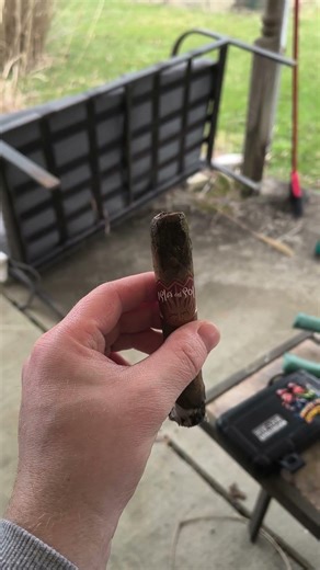 Cigar of the day and it shows #afdpodcast #drewestate #cigars