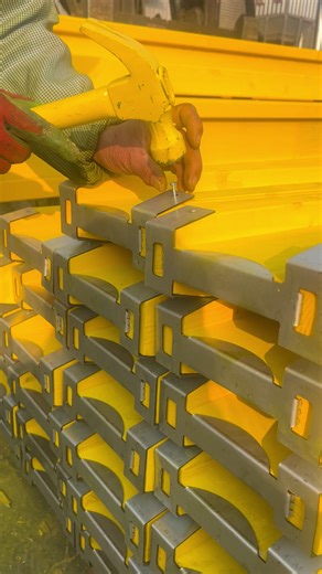 🚧 Premium H20 Beams for Formwork 📐 Height: 200mm | Width: 80mm | Length: up to 6m 🔶 Flange: Spruce Solid Wood 🔶 Web: 27mm Plywood /3 layers board ✅ Strong, durable, cost-efficient ✅ Custom logo & branding available 📲 Contact us today: WhatsApp/WeChat: 86 15725982831 📧 sales22@camelply.com 🌐 www.camelply.com Linyi Camel Plywood Co., Ltd. – Building Strength That Lasts. #plywood #vigash20 #h20beam #buildingmaterials #formwork