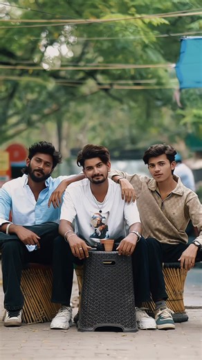 Vishu sharma on Instagram: "Aag lga do 4 logo me 🔥😎 . . . . . . #yaari #bhaichara💪 #bhai"