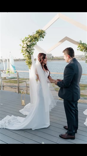 Flowers make everything feel more special 💕 Whether it’s a wedding, event, or “just because,” Christine’s Floral Designs is here to bring your vision to life with custom, handcrafted florals. DM to book or inquire ✨ #CustomFlorals #EventFlowers #WeddingFlorist #ChristinesFloralDesigns