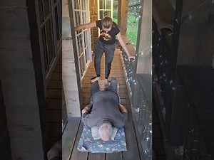 8 Minutes To Relax The Whole Body - Ayurvedic Massage - Walking on Body