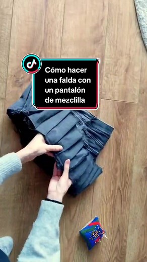 Cómo hacer una falda con un pantalón de mezclilla