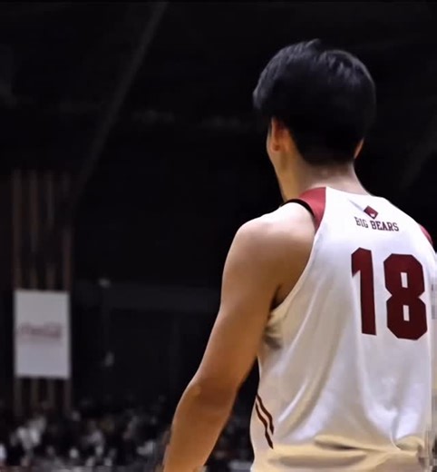 UNIVAS(大学スポーツ協会) on Instagram: ". #早稲田大学 #岩屋頼 選手（PG/4年/洛南高） 神奈川大学に追い詰められる中笑顔でプレーする岩屋選手 世界でさらに磨かれた1on1のセンスとスリーポイント #u_s_l_現地取材 #UNIVASCUP #UNIVAS #大学スポーツ #インカレバスケ #インカレ2025 #大学バスケ #大学日本一決定戦 #AJIBC #JUBF #u_s_l_バスケ班 #Bリーグ"