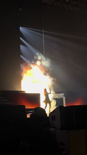 @Freya Skye in Cleveland 8/14/25 💛💛 Yes it’s a new year and I’m still posting videos that I haven’t yet 😂 I have a lot more too #descendants #zombies #worldscollidetour #freyaskye #livemusic