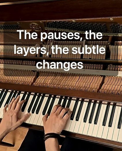 This Simple Piano Piece Keeps Revealing More - Experience piano solo | Einaudi