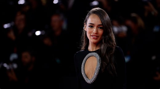 "Emily in Paris"-Neuzugang: Hier kommen vier Fakten über Thalia Besson