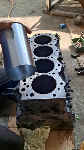 Install linner isuzu panther 4JB1 #fbpro #reels #autoservice #automechanic #autorepair #autolife #automobile #linner #isuzupanther @sorotan @pengikut | Rupiadi Sumarlin