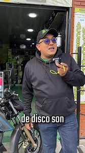 La seguridad de tu moto comienza con un buen candado. 🏍🔒 En este video te mostramos diferentes tipos de candados para moto y cómo funciona cada uno, para que puedas elegir la opción que mejor se adapte a tu necesidad y al uso que le das a tu moto. Conocer las alternativas de seguridad te ayudará a proteger tu moto en el día a día y en cada parqueo. Si quieres alguno de estos candados, escríbenos y pregunta por disponibilidad o adquiérelo directamente en nuestra tienda física y a través de nues
