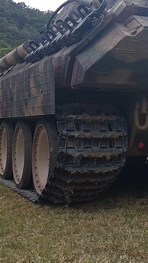 Crank start Panther Tank | Panzer-Archeology