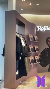 Gorgeous Jungkook on display at the Calvin Klein store! 😍 Credit instagram.com/stories/karylo… via RappeJK #JUNGKOOKxCALVINKLEIN #정국 #JUNGKOOK #JUNGKOOKXROLLINGSTONE | Golden JK Update