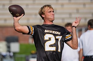 How Long Will Sam Horn Be Out With Injury? Medical Experts Suggest Long Lay Off for Missouri QB