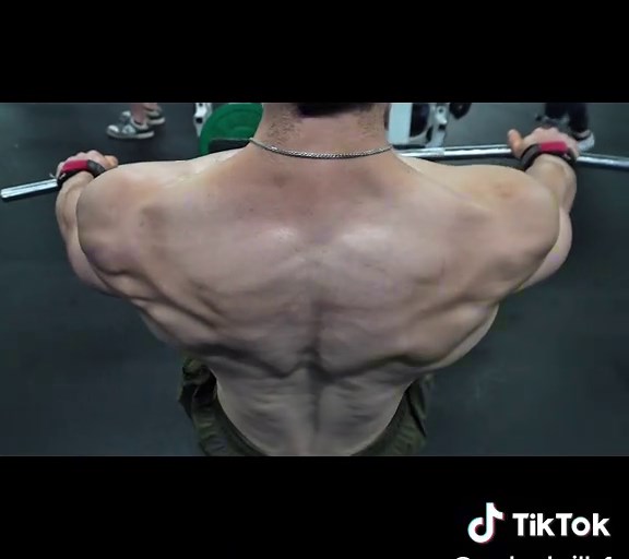 Videos from back workout pump quality from the new camera going crazy. #latworkout #fitnessmotivation #bodybuilding #backworkout