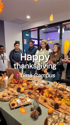 Edge on Instagram: "Last week at our Lima campus, we got together for a cozy coffee break where everyone shared something they were grateful for and honestly, it was such a heart-warming moment. 🤲🏻 It reminded us how special our talent is: people who bring authenticity, heart, and a spark of inspiration to everything we do. Always grateful for our community and everything we’re creating together! 💫"