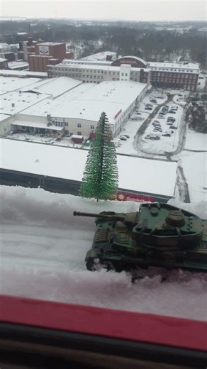 GERMAN ARMY TIGER TANK BORDER MOVEMENT MODEL