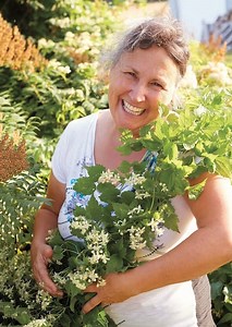 «Planter avec Marthe»: Marthe Laverdière jardine avec vos vedettes favorites