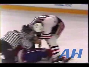 NHL Oct. 29, 1989 Bob McGill,CHI v Alan May,WSH Chicago Blackhawks Washington Capitals