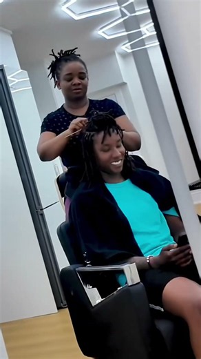 Nothing beats a fresh Relock #locs #locstyles #toronto