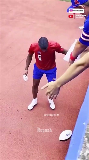 Player Ne Fan Ko Match Ball Gift Kar Diya 💔 Emotional Moment! #shorts #shortfeed #facts