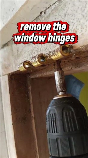 Stuck Window? Easy Fix! 🪟