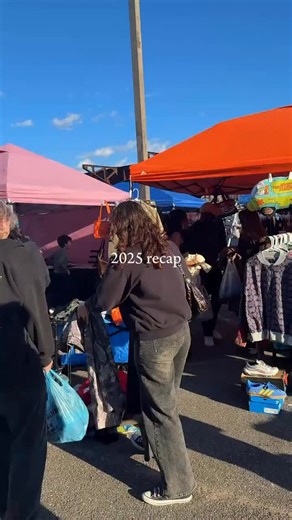 Last year brought real growth and new chapters for SwapMeet RVA. New endeavors, expanded venues, and stronger community. One of our favorites was bringing the market to Monroe Park 🌳 We’re grateful to continue growing within all of our venues and bringing y’all along for more. The love and support mean everything 💛 | SwapMeet RVA