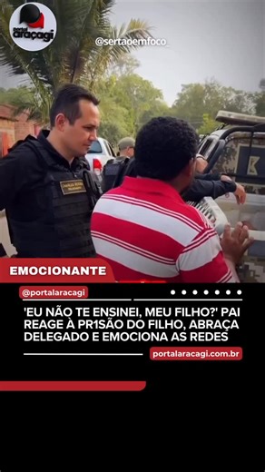 Portal Araçagi on Instagram: "Uma cena registrada durante uma operação no interior do Piauí vem repercutindo nas redes sociais e emocionando milhares de pessoas. Ao ver o filho sendo conduzido pela viatura, o pai não conteve a emoção e fez um desabafo que tocou quem acompanhava o momento. “Eu não te ensinei, meu filho? O que é isso?”, disse ele, visivelmente abalado. Mesmo diante da situação difícil, o homem tomou uma atitude que chamou atenção. Ele se aproximou do delegado Charles Pessoa, abraç