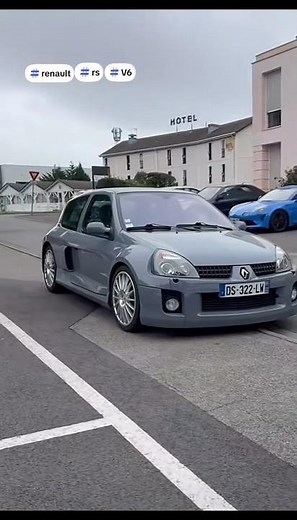 🇫🇷 Renault Clio V6 🔥 The craziest Clio ever created!