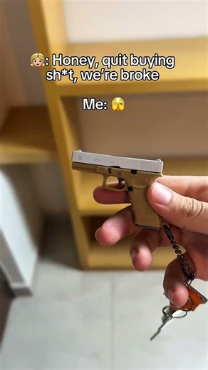 Mini metal collectible keychain with realistic details and pocket-size design #MiniCollectibles #g17