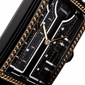 129K views · 3.2K reactions | BOY·FRIEND COUTURE. Set with 8 diamonds to look like buttons and accentuated with a silver coloured trim, the pattern for the iconic CHANEL tweed jacket is displayed on the dial of this BOY·FRIEND watch. Its bezel is decorated with an 18K gold chain and evokes that of the weighted hem of each jacket made in the House workshops. Limited edition. Discover on chanel.com/-COUTURECORE_2024_Facebook_Feed9 | CHANEL | Facebook