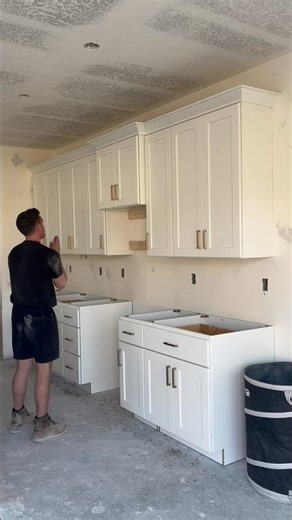 This is how customers think the job gets done 👏🏼#skilledtrades#learntrade #carpentry #bluecollar