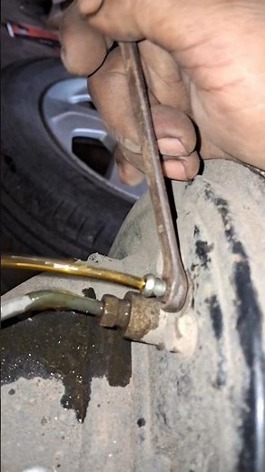 how to wheel cylinder air brake problem #automobile #automobile