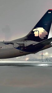 8.8K views · 291 reactions | Two different types of glycon fluids are used to deice and prevent refreezing!! ❤️✈️✈️ . credit: @edot7 Edilson https://www.instagram.com/reel/C2B6g9VMpnT/ #plane #airlinepilot #pilotlife #piloteyes #pilotlifestyle #pilotslife #pilots #aviation #aviationlovers #aviationdaily #aviationgeek | Aviation | Facebook