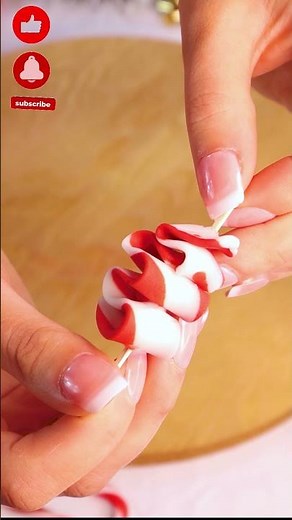Easy Christmas Candy Cupcakes Recipe | How to make Christmas Cupcakes